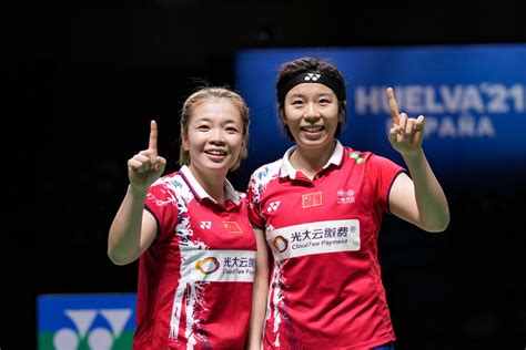 china women's doubles badminton coach